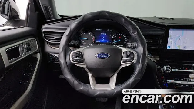 Ford Explorer — Фото автомобиля 11