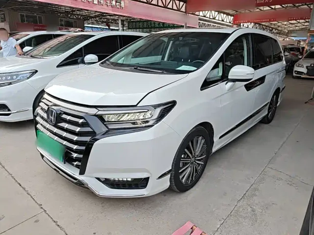 Фотография автомобиля — Honda Elysion
