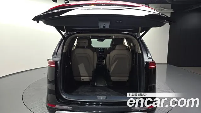Kia Carnival Generation 4 — Фото автомобиля 26