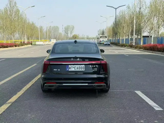 Hongqi H5 — Фото автомобиля 8