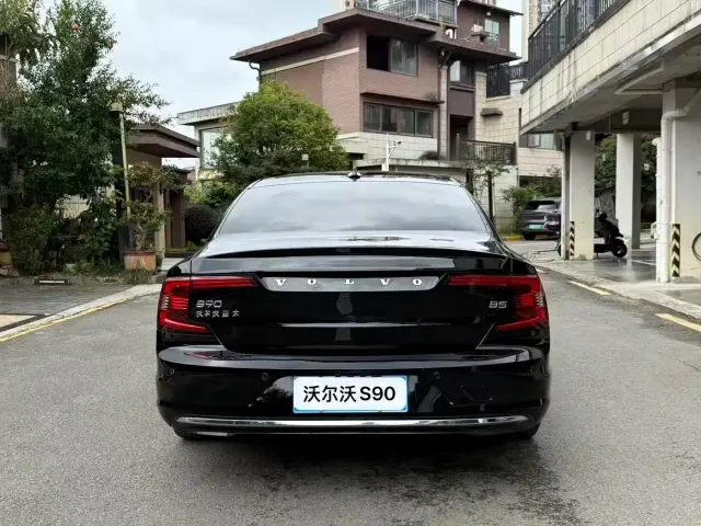 Volvo S90 — Фото автомобиля 8
