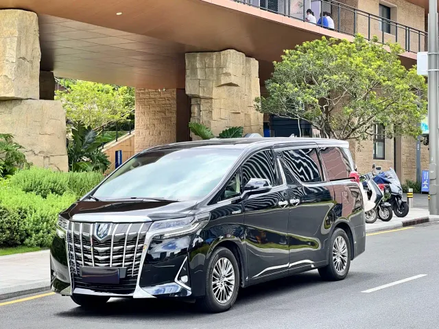 Фотография автомобиля — Toyota Alphard