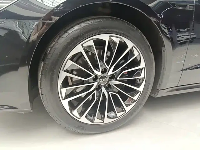 Audi A7L — Фото автомобиля 22
