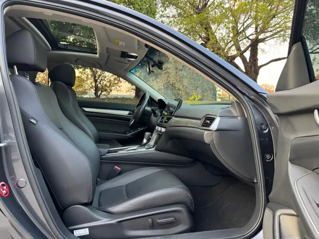 Honda Accord — Фото автомобиля 7