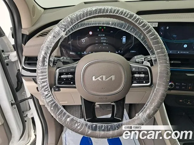Kia Carnival Generation 4 — Фото автомобиля 6