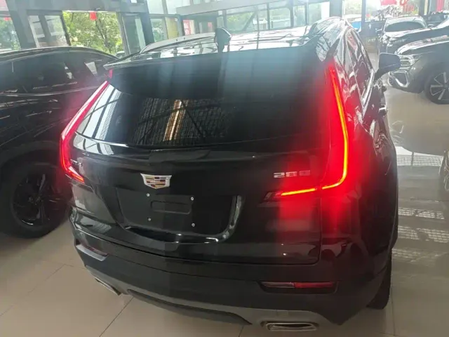 Cadillac XT4 — Фото автомобиля 3