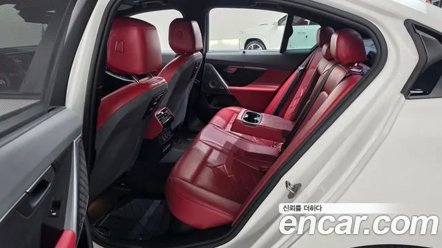BMW i5 G60 — Фото автомобиля 17