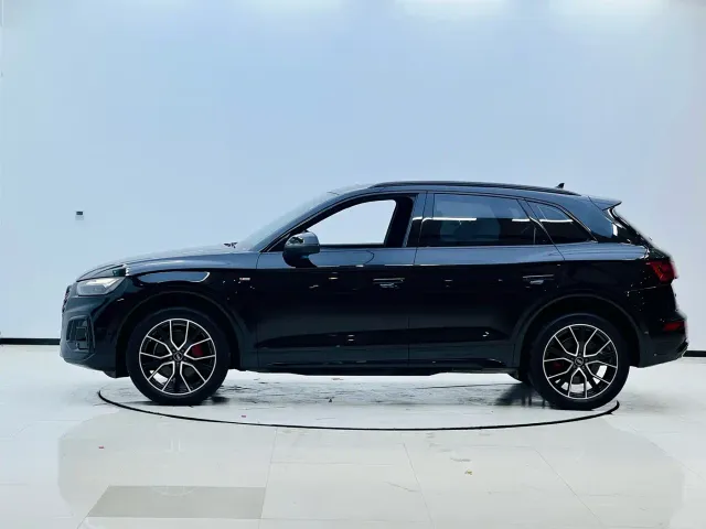 Audi Audi Q5L 2024 Model 45 TFSI Luxury Dynamic — Фото автомобиля 3