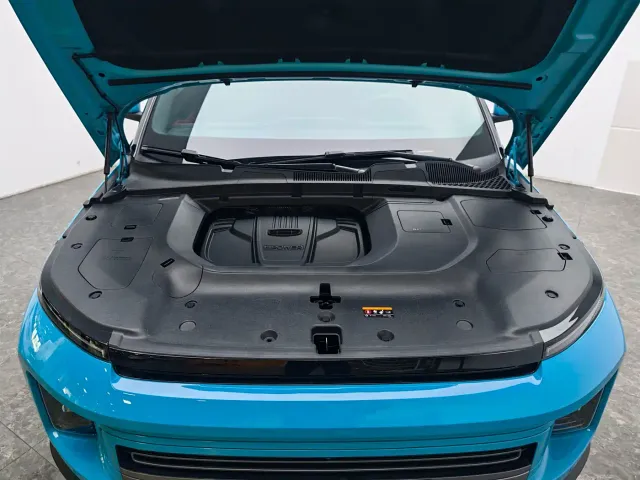 Geely ICON — Фото автомобиля 12