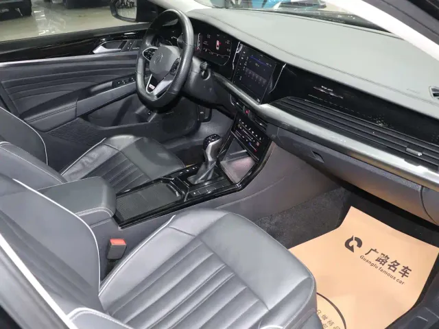 Volkswagen Passat — Фото автомобиля 12