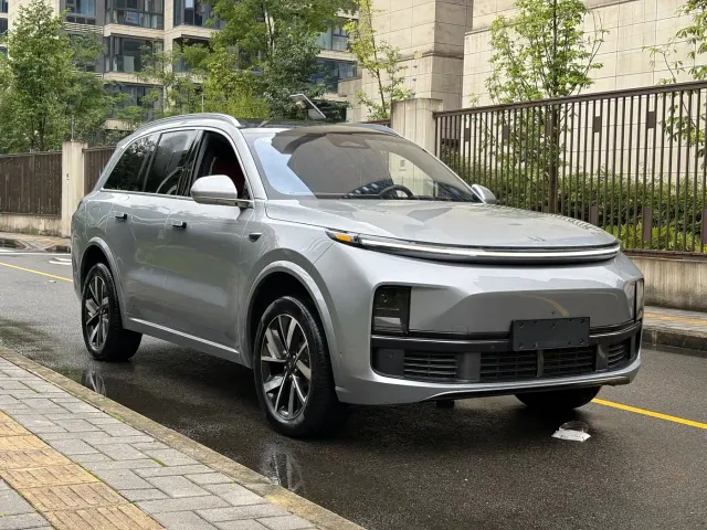 Li Auto L8 — Фото автомобиля 3