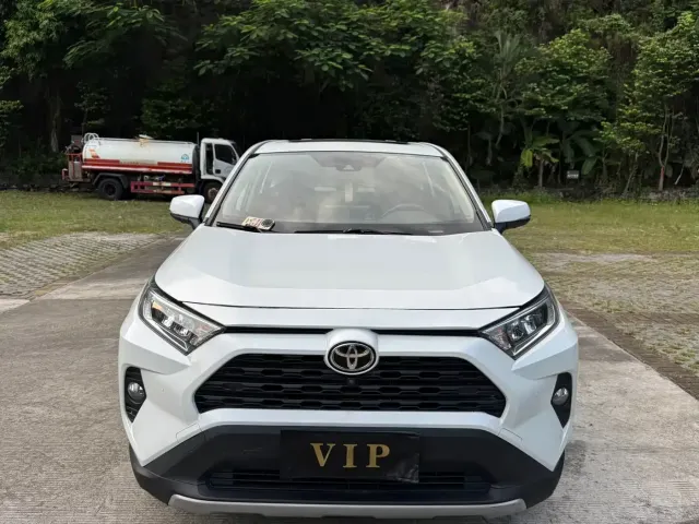 Toyota RAV4 — Фото автомобиля 2