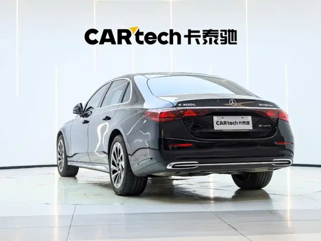 Mercedes-Benz E-Class — Фото автомобиля 8