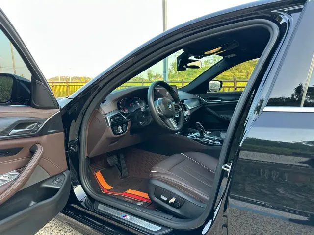 BMW 5 Series — Фото автомобиля 5