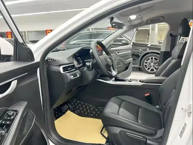 Geely Emgrand — Фото автомобиля 4