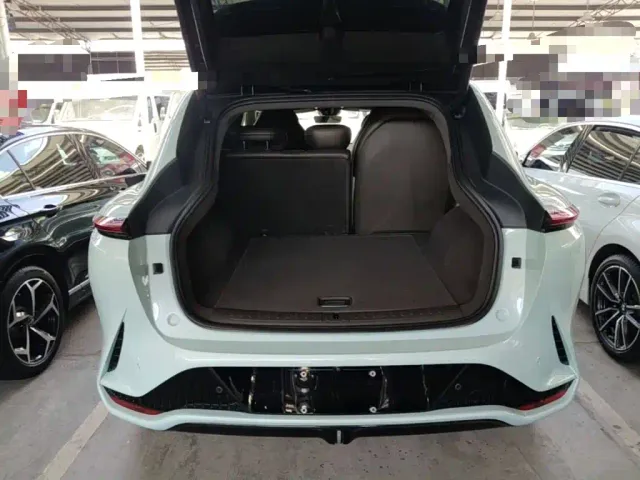 IM Motors IM LS7 — Фото автомобиля 18