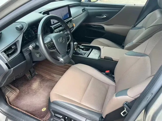 Lexus ES — Фото автомобиля 2