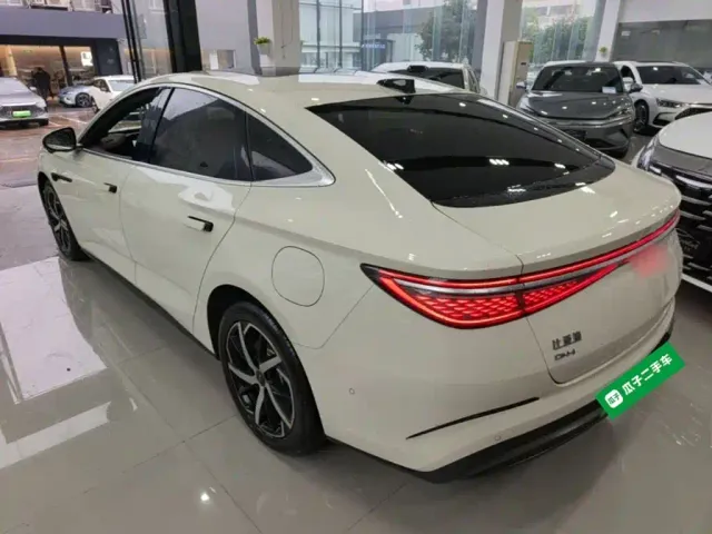 BYD Seal 07 DM-i — Фото автомобиля 4