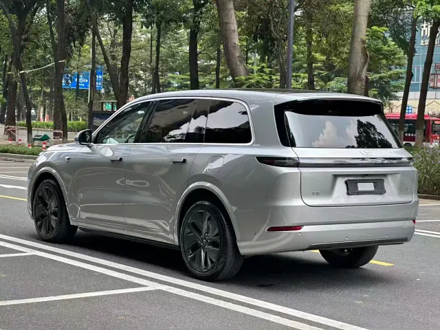 Li Auto L9 — Фото автомобиля 6
