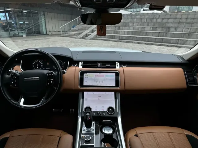 Land Rover Range Rover Sport — Фото автомобиля 4