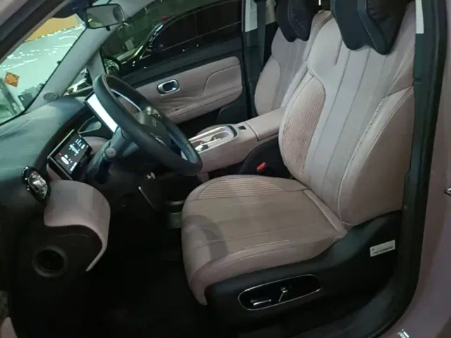 GAC Aion UT — Фото автомобиля 14