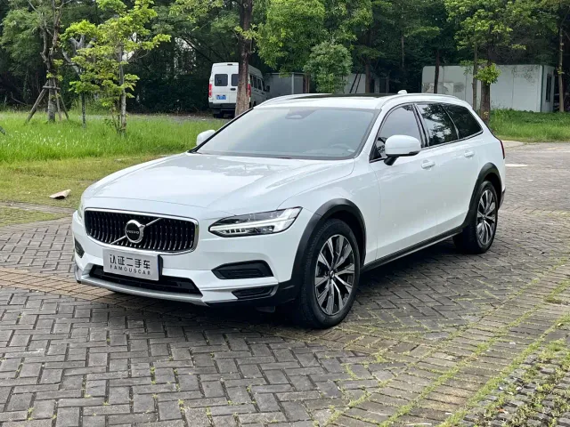 Фотография автомобиля — Volvo V90