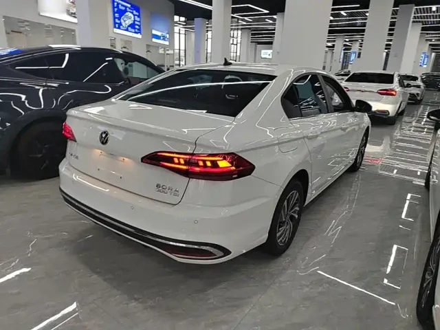 Volkswagen Bora — Фото автомобиля 6