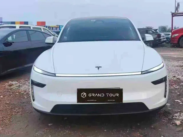 Tesla Model Y L — Фото автомобиля 2