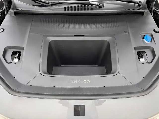 Lynk & Co Z20 — Фото автомобиля 29