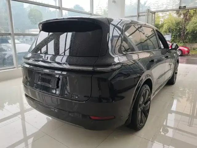 Li Auto L9 — Фото автомобиля 6
