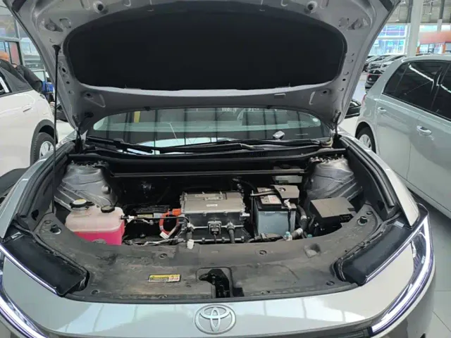 Toyota bZ5 — Фото автомобиля 19