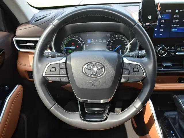 Toyota Highlander — Фото автомобиля 17