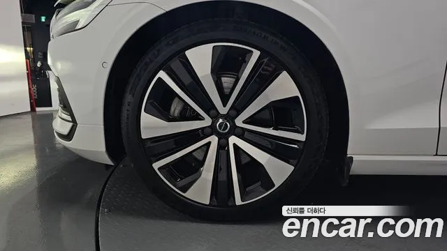Вольво S60 S60 третьего поколения B5 Ultimate Bright — Фото автомобиля 5