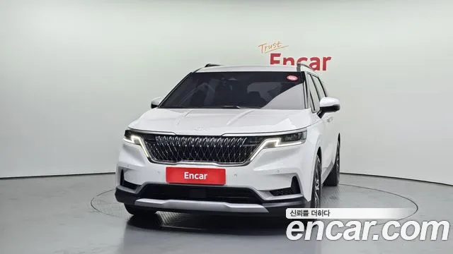 Kia Carnival Generation 4 — Фото автомобиля 3