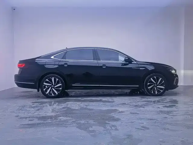 Volkswagen Passat — Фото автомобиля 8
