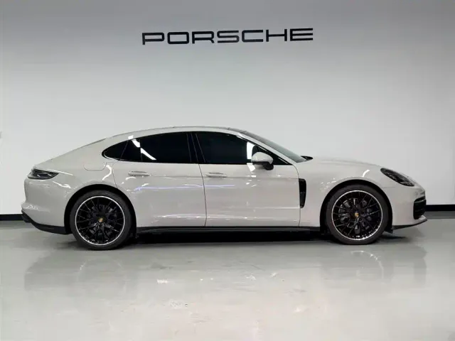 Porsche Panamera — Фото автомобиля 2