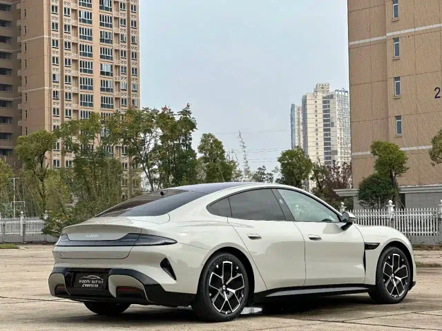 Xiaomi SU7 — Фото автомобиля 9