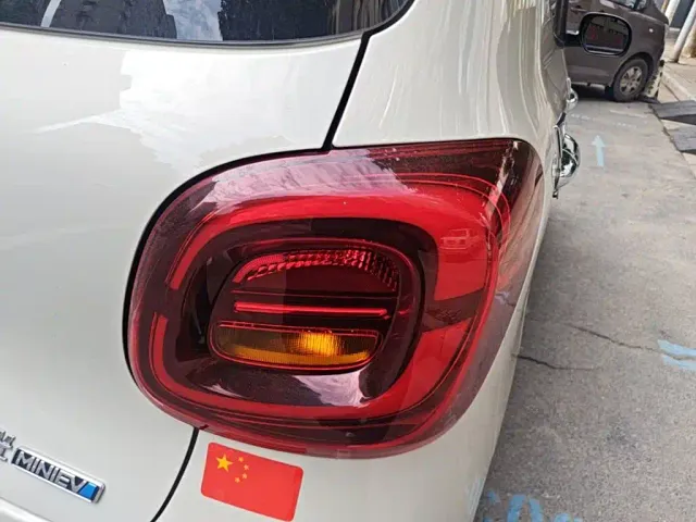 Wuling Hongguang Mini EV — Фото автомобиля 7