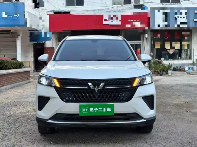 Wuling Asta — Фото автомобиля 2