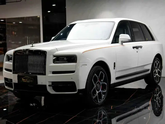 Rolls-Royce Cullinan — Фото автомобиля 2