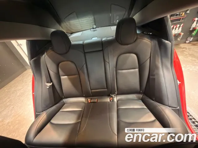 Tesla Model 3 — Фото автомобиля 9