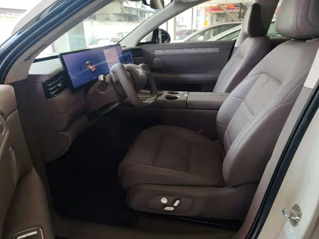 IM Motors LS6 — Фото автомобиля 14