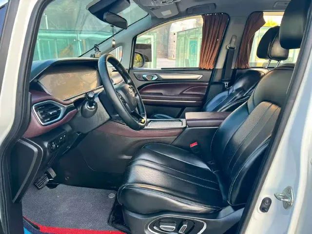 GAC Trumpchi M6 — Фото автомобиля 4
