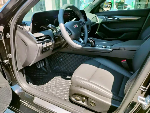 Cadillac CT5 — Фото автомобиля 14