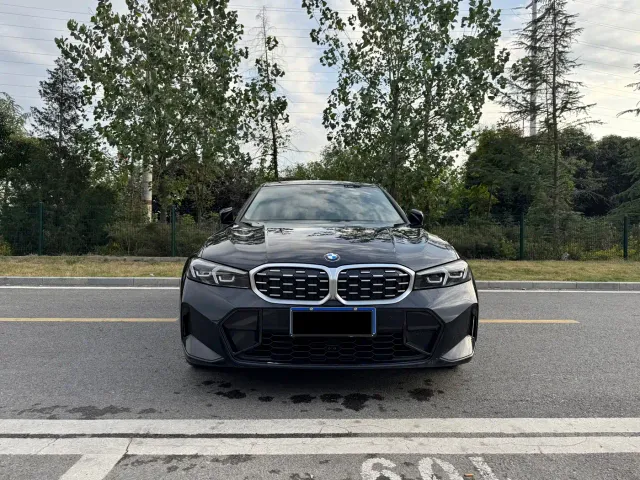 BMW 3 Series — Фото автомобиля 2