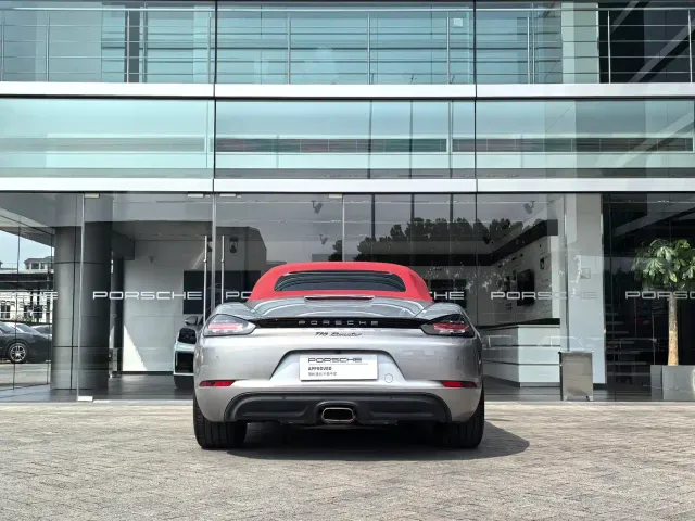 Porsche 718 — Фото автомобиля 7