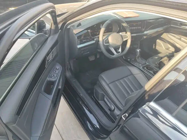 Volkswagen Passat — Фото автомобиля 15