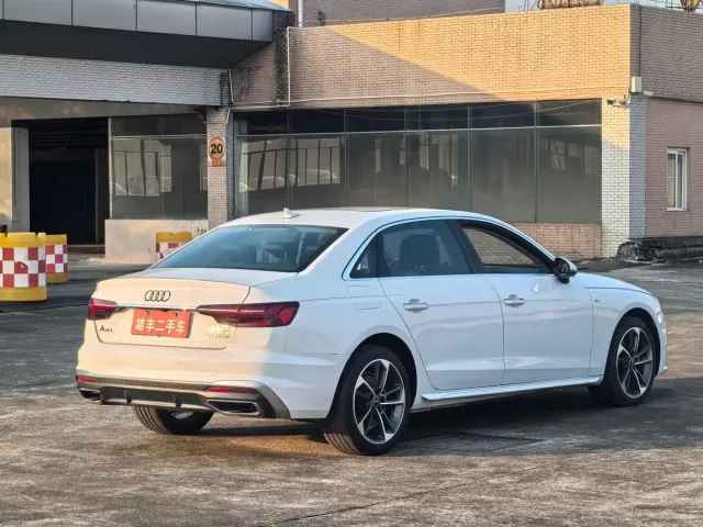Audi A4L — Фото автомобиля 12