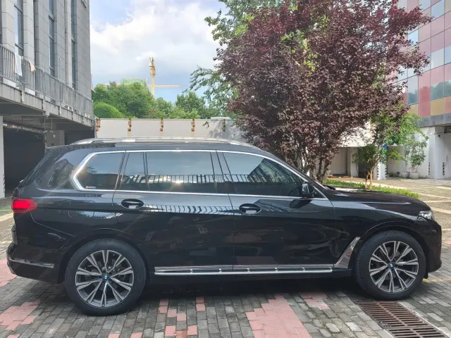 BMW X7 — Фото автомобиля 6
