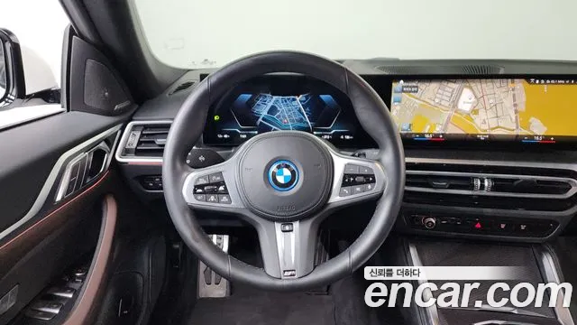 BMW i4 — Фото автомобиля 10